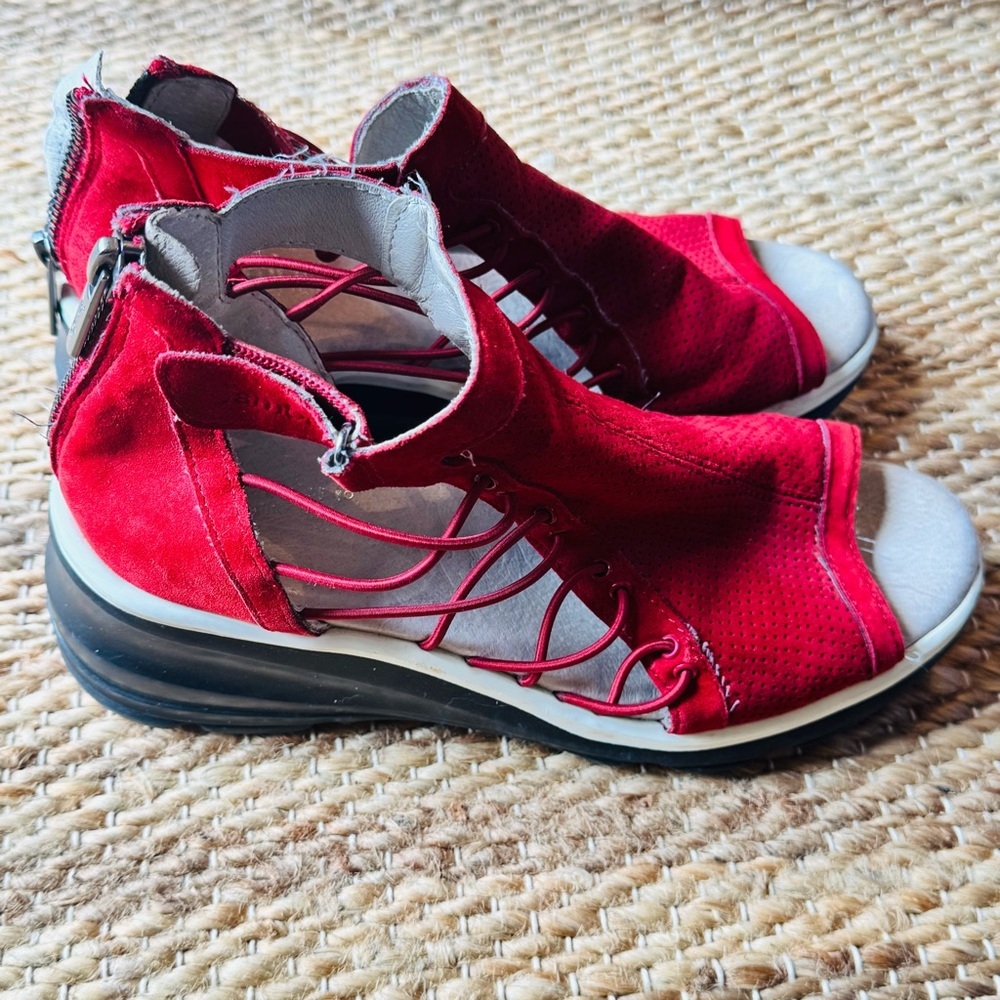 Jambu Womens Naomi Leather Zip Back Open Toe Red Wedge Sandals Size 36/ 6